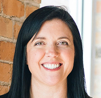 Portrait de Sophie Hartwell, membre de l'équipe de service en tant que responsable du support client